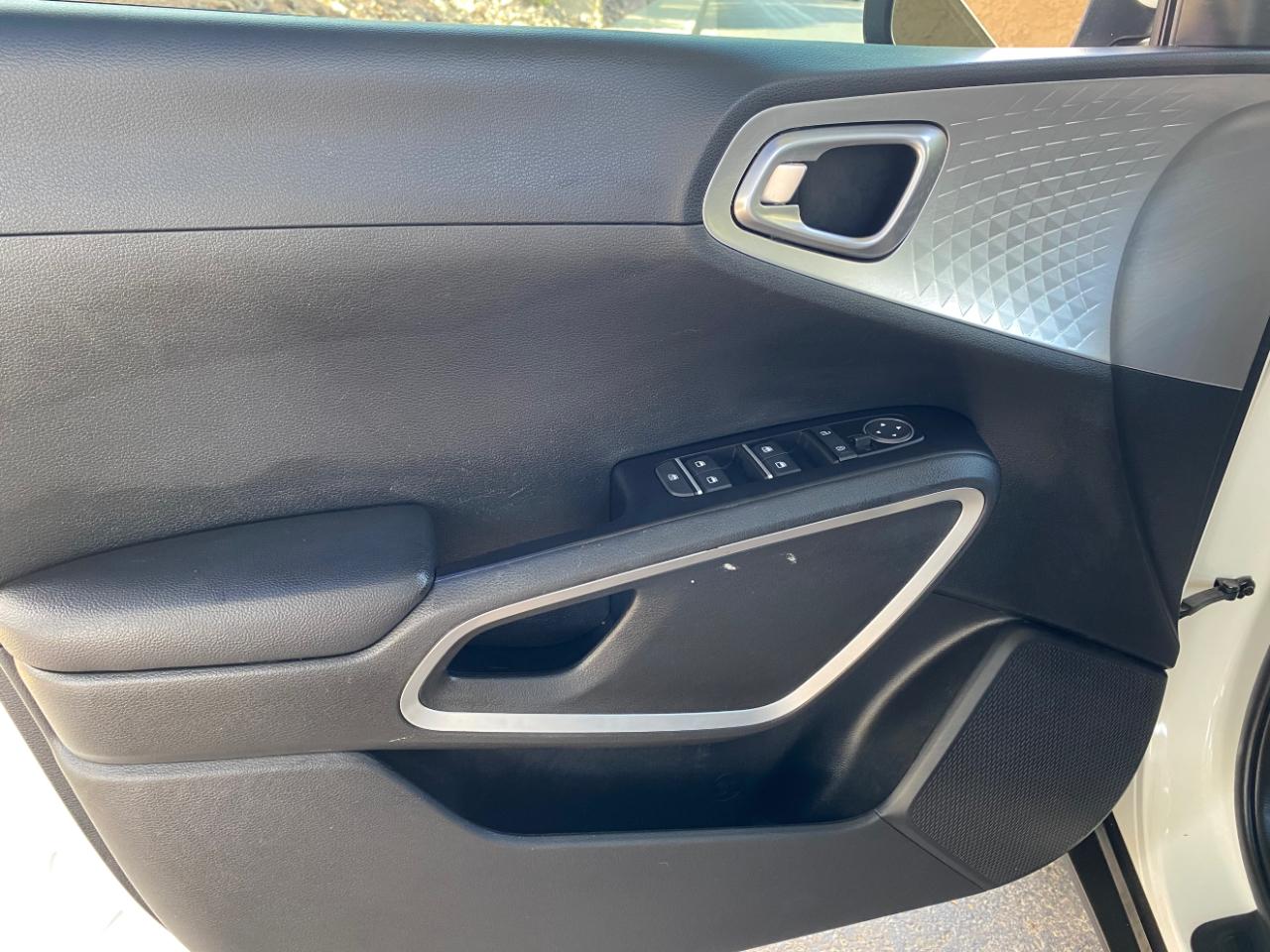 Kia Soul LX FWD 2025