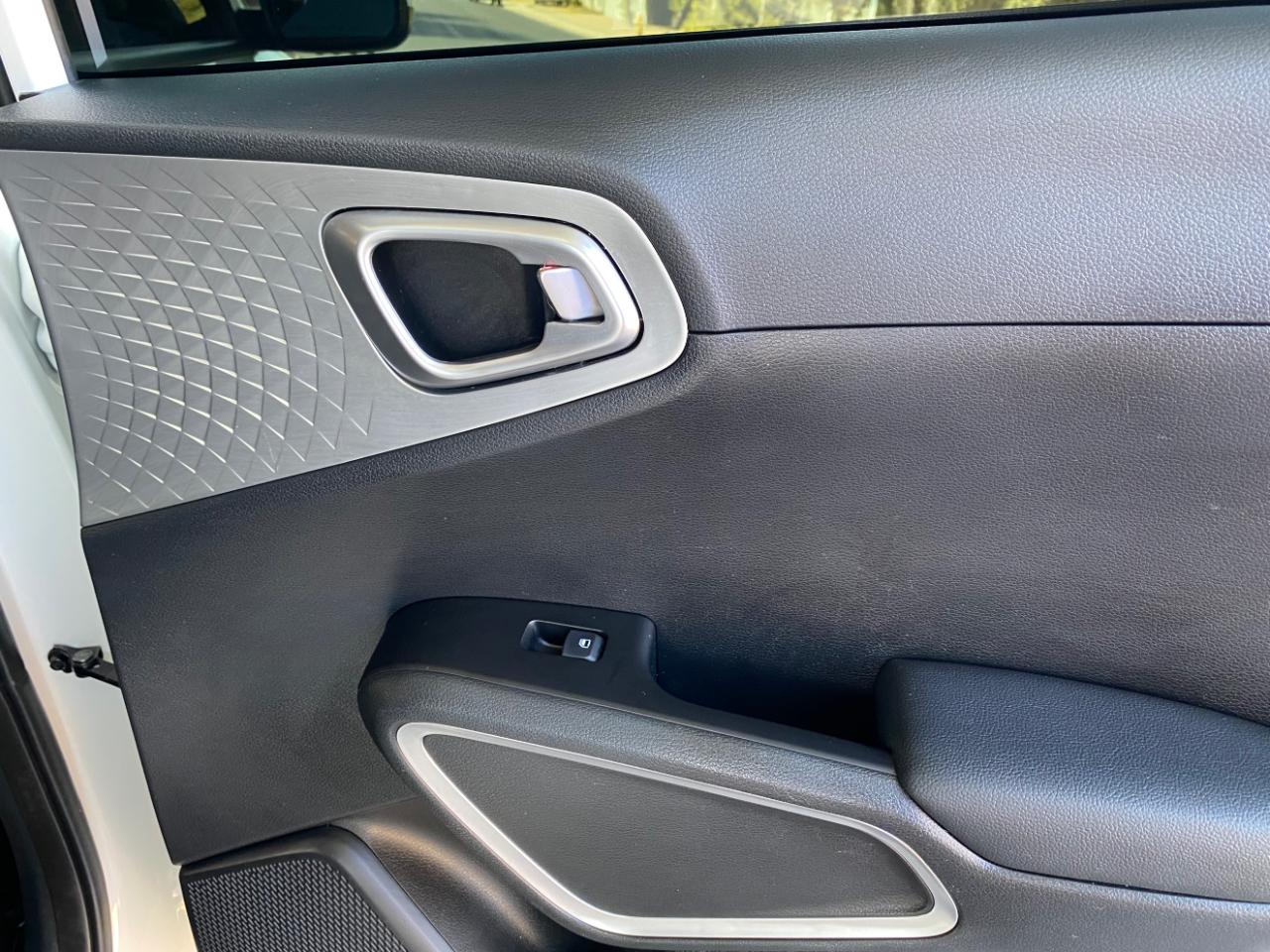 Kia Soul LX FWD 2025
