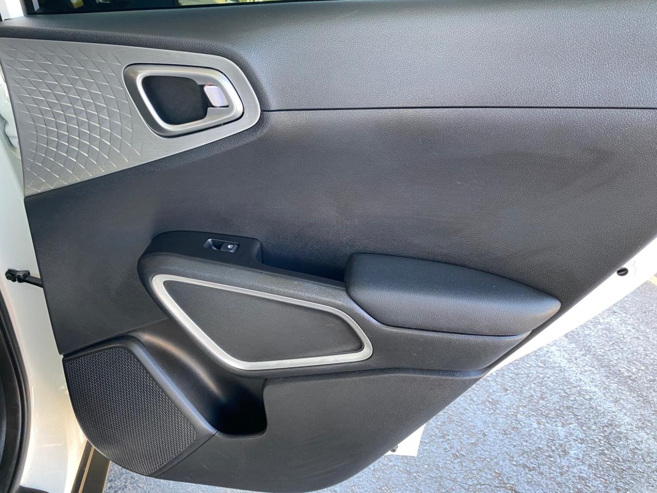 Kia Soul LX FWD 2025