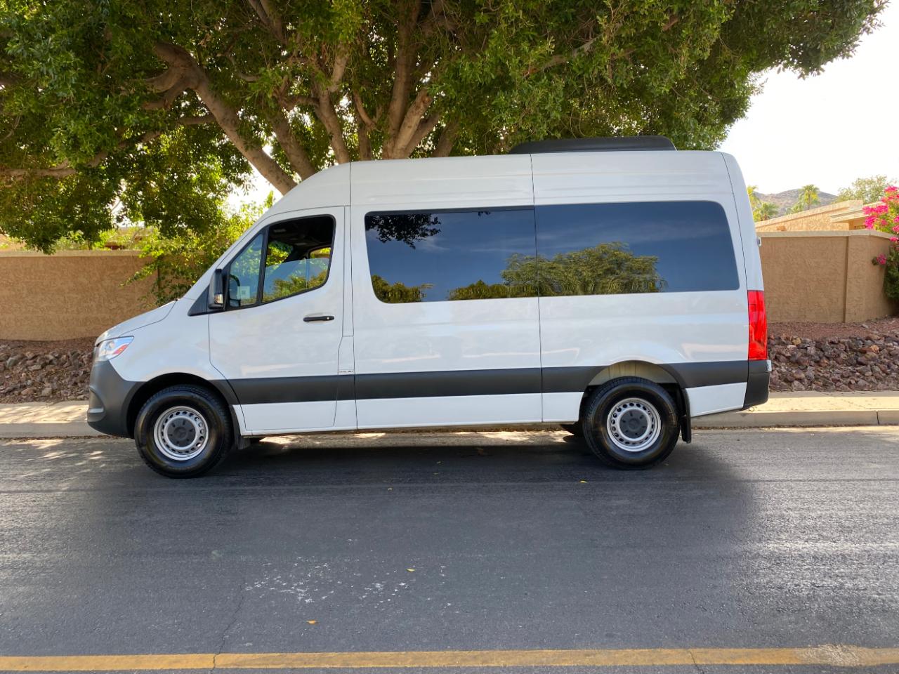 Mercedes-Benz Sprinter Passenger Van 2500 High Roof I4 Diesel HO 170" RWD 2025