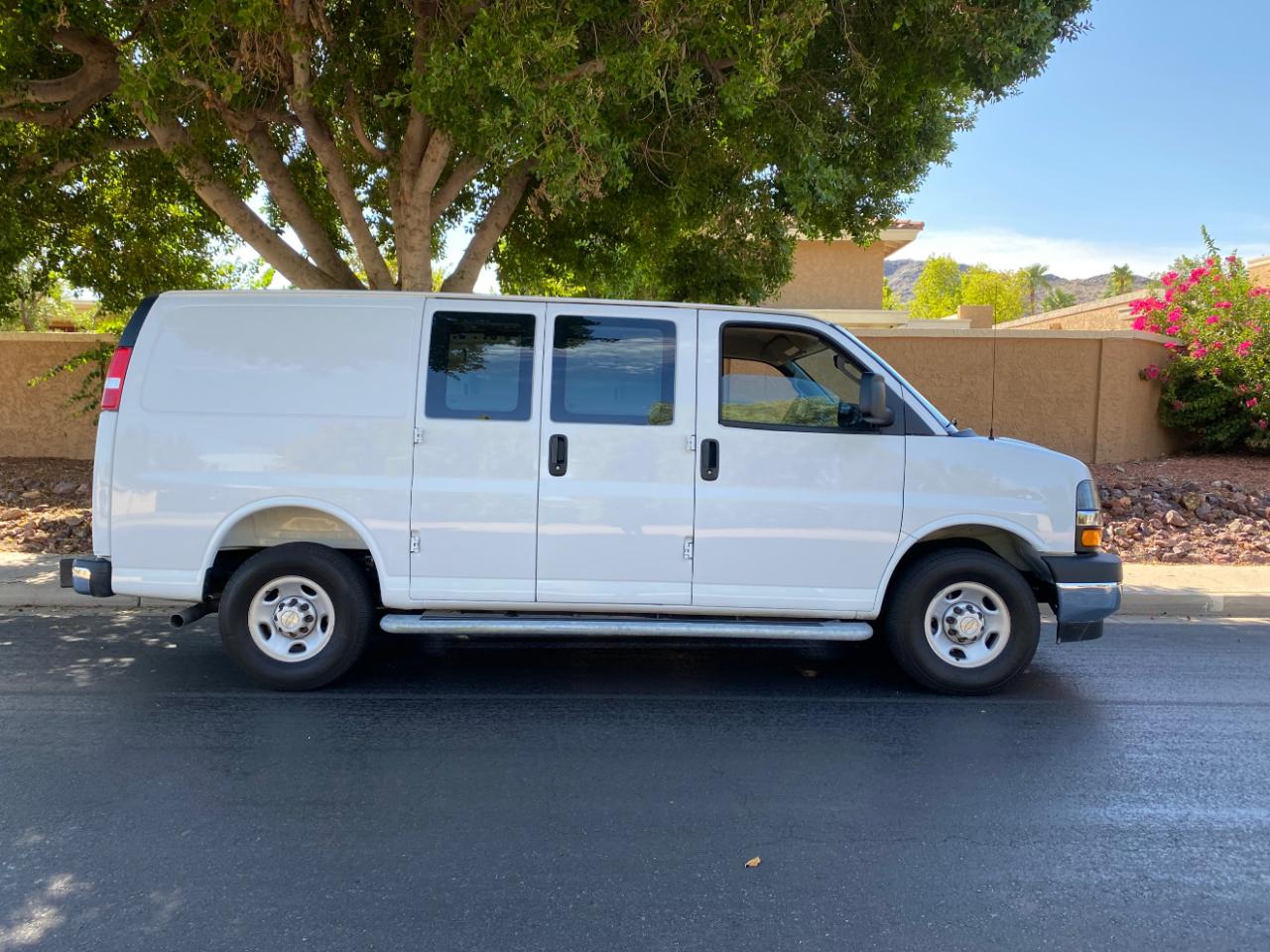 Chevrolet Express Cargo Van RWD 2500 135" 2025