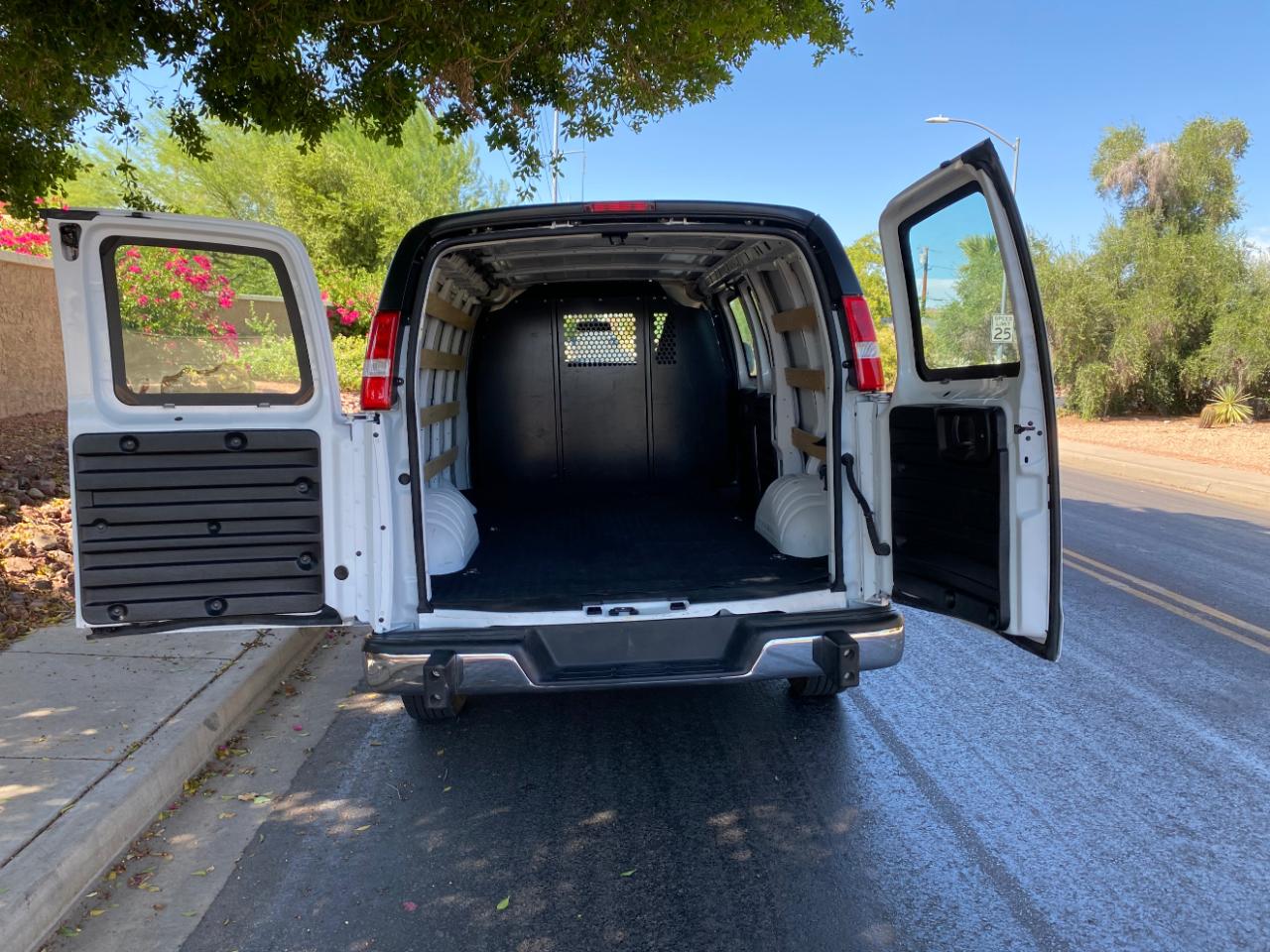 Chevrolet Express Cargo Van RWD 2500 135" 2025