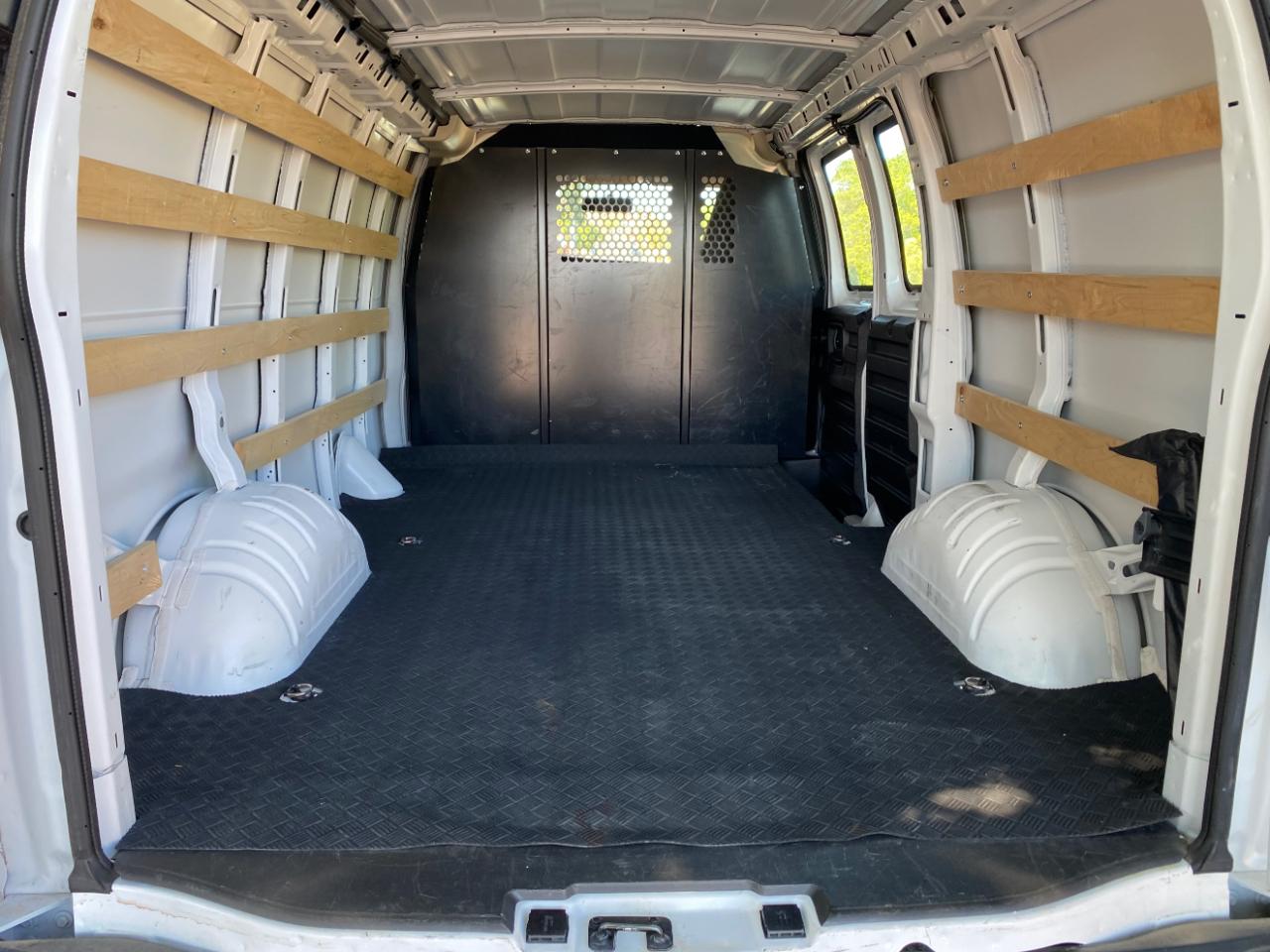 Chevrolet Express Cargo Van RWD 2500 135" 2025