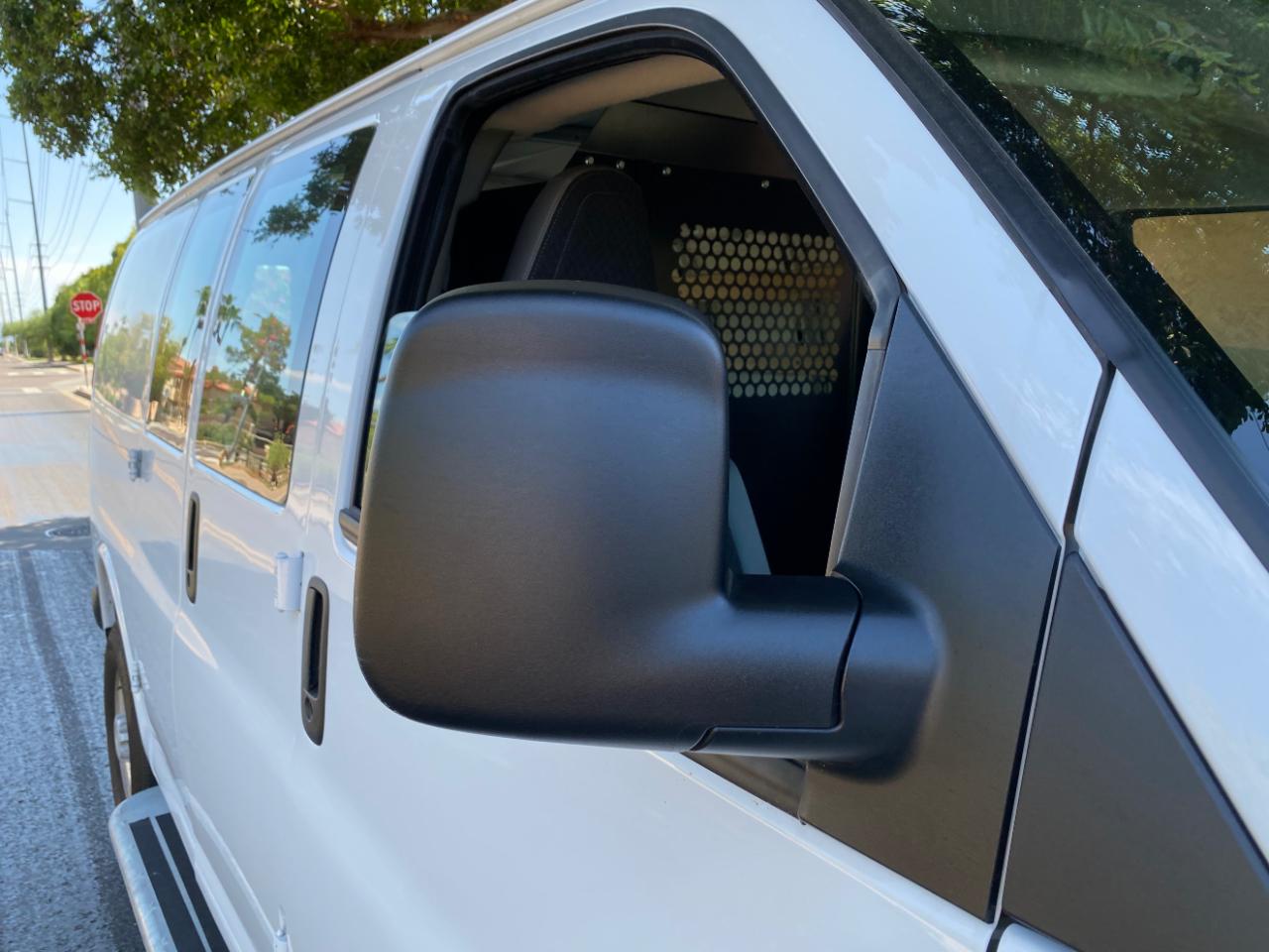 Chevrolet Express Cargo Van RWD 2500 135" 2025