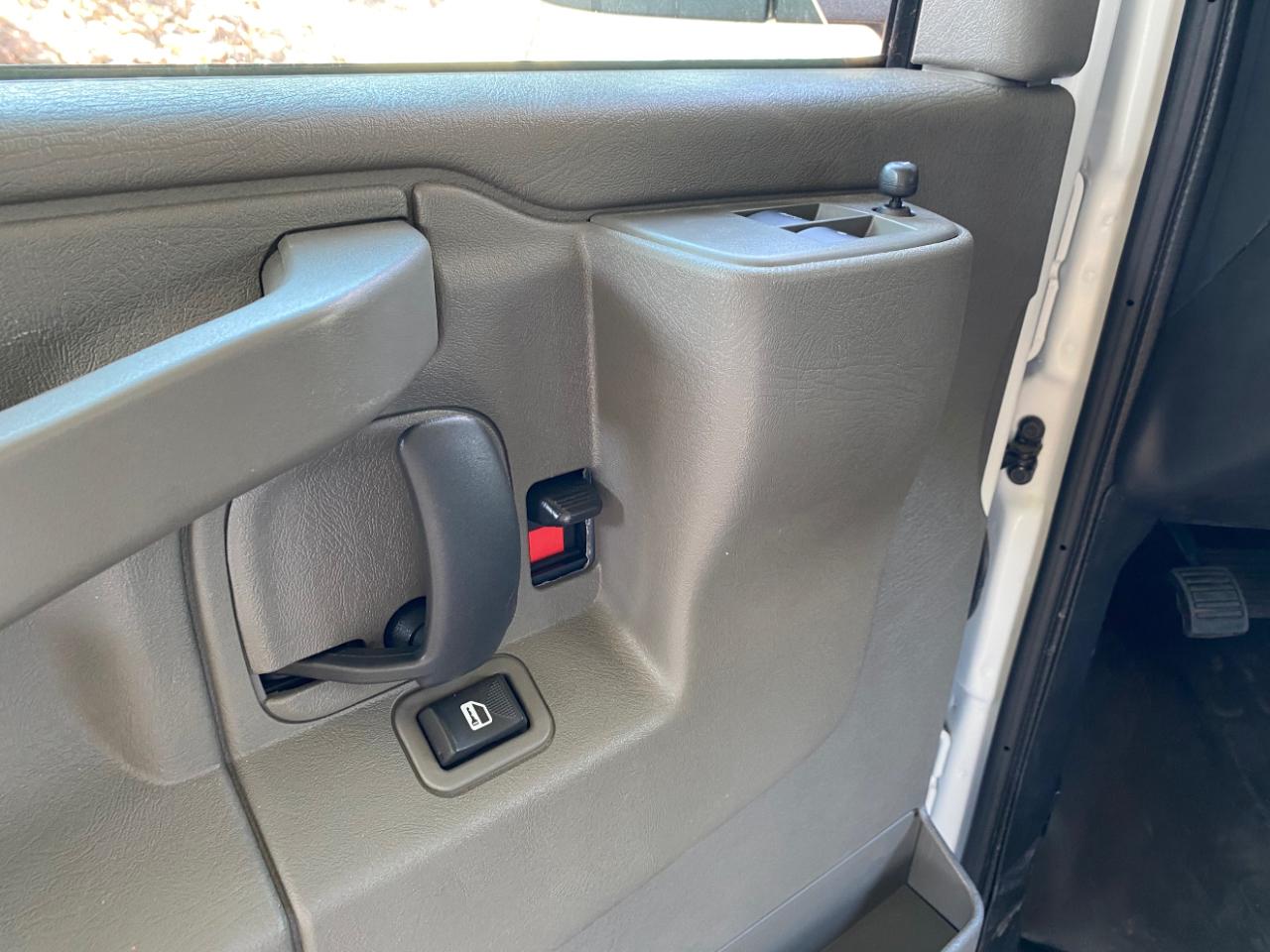 Chevrolet Express Cargo Van RWD 2500 135" 2025