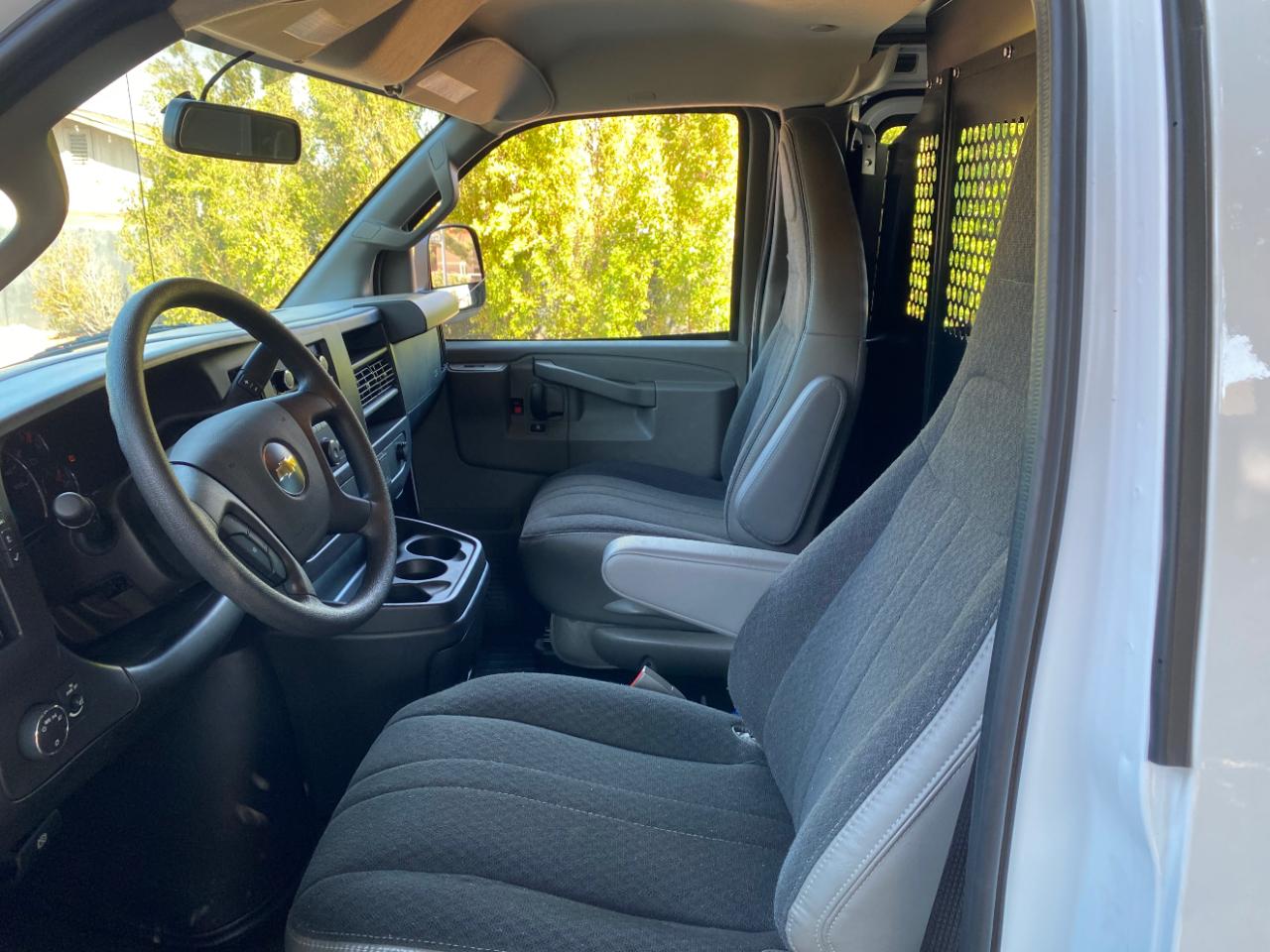 Chevrolet Express Cargo Van RWD 2500 135" 2025
