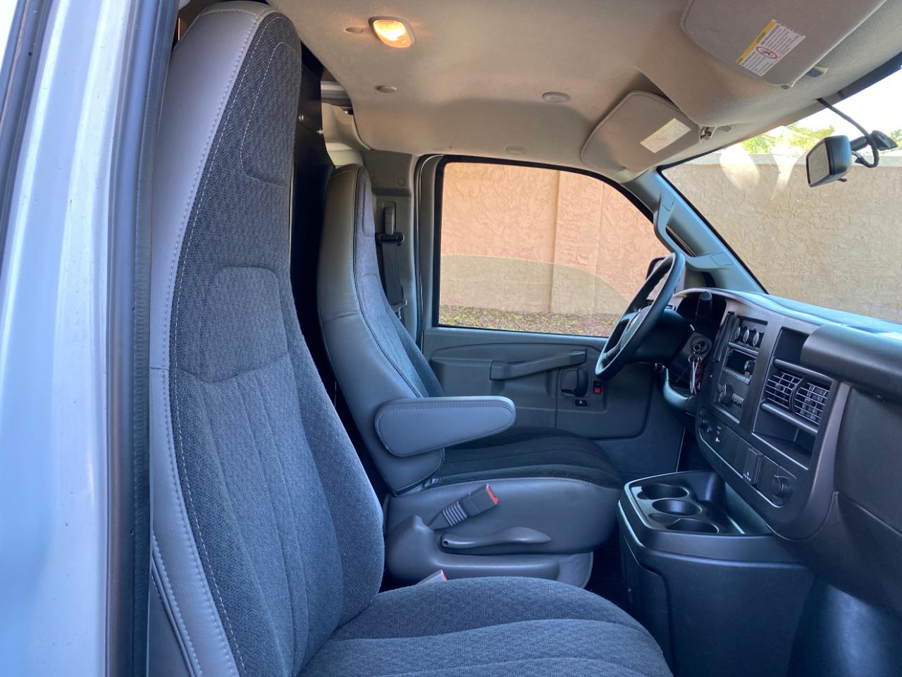Chevrolet Express Cargo Van RWD 2500 135" 2025