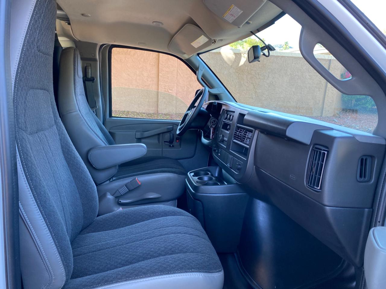 Chevrolet Express Cargo Van RWD 2500 135" 2025