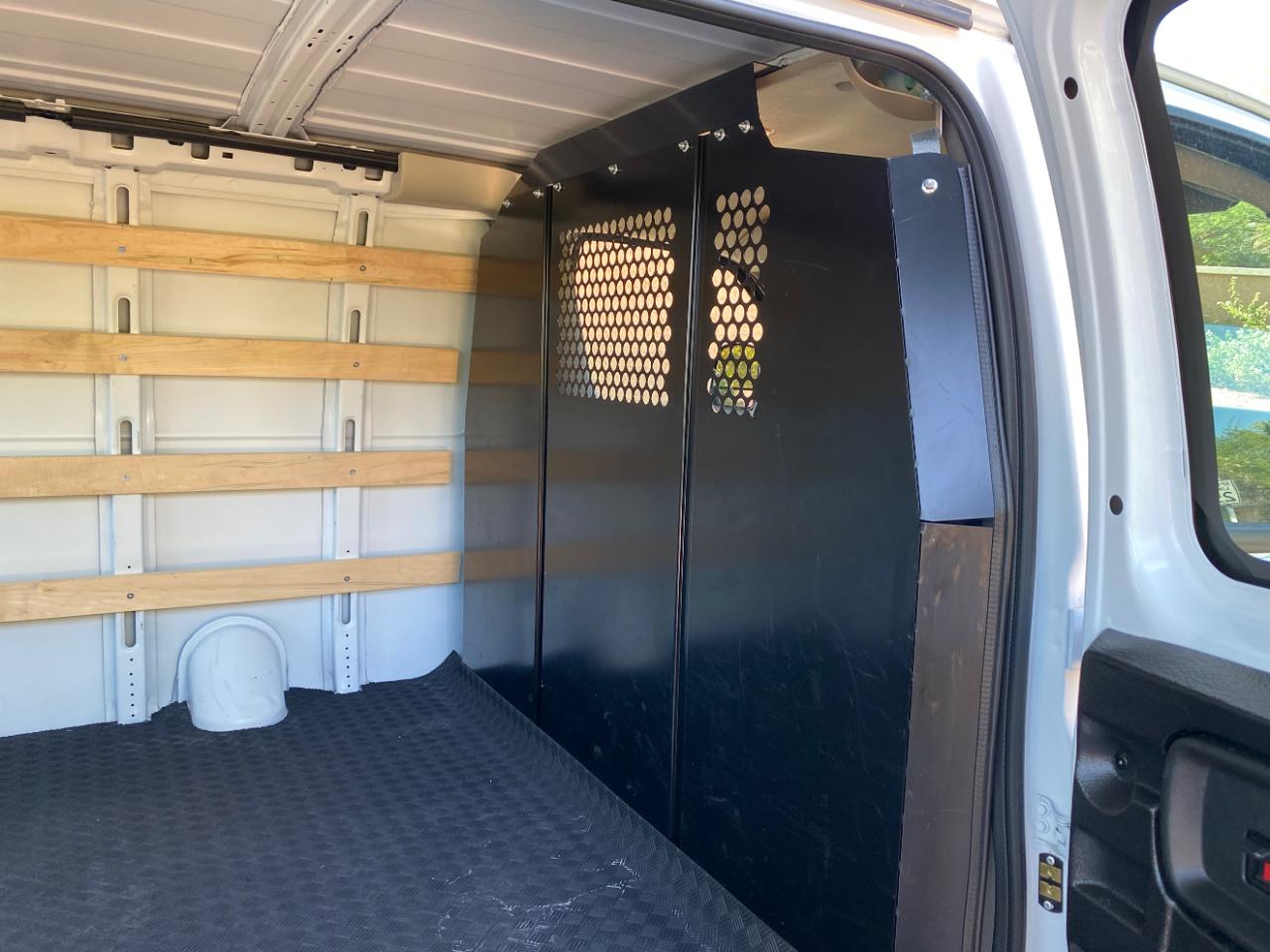 Chevrolet Express Cargo Van RWD 2500 135" 2025