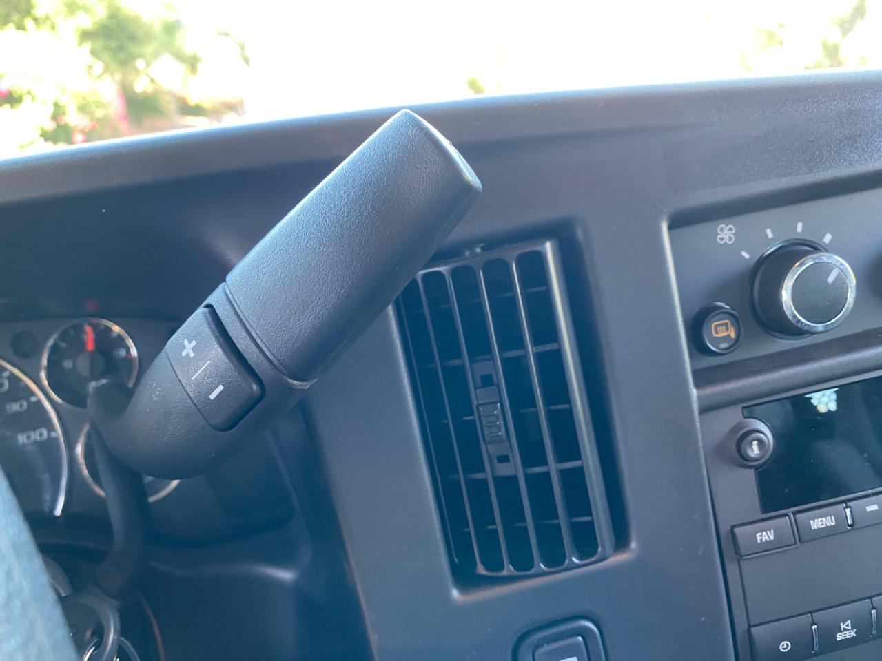 Chevrolet Express Cargo Van RWD 2500 135" 2025