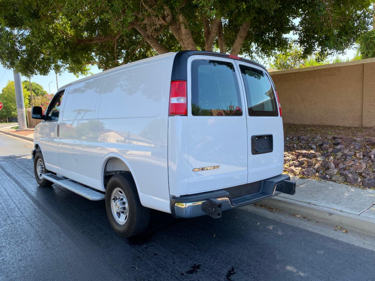 Chevrolet Express Cargo Van RWD 2500 135" 2025