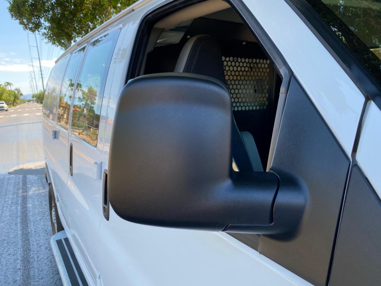 Chevrolet Express Cargo Van RWD 2500 135" 2025