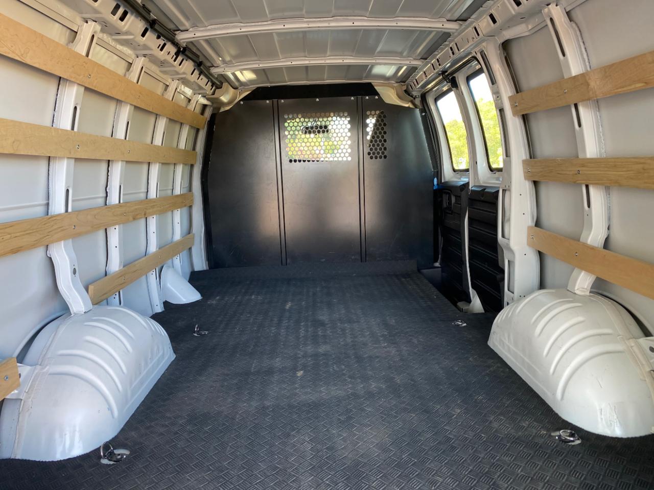 Chevrolet Express Cargo Van RWD 2500 135" 2025