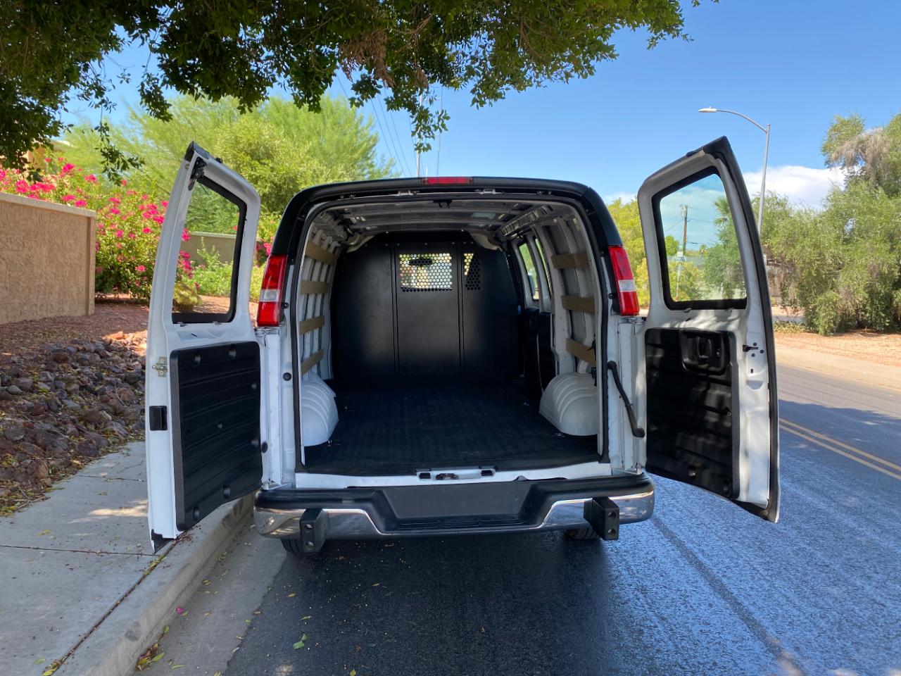 Chevrolet Express Cargo Van RWD 2500 135" 2025
