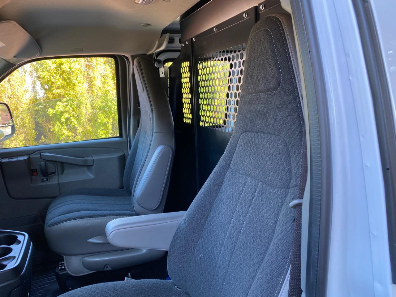 Chevrolet Express Cargo Van RWD 2500 135" 2025