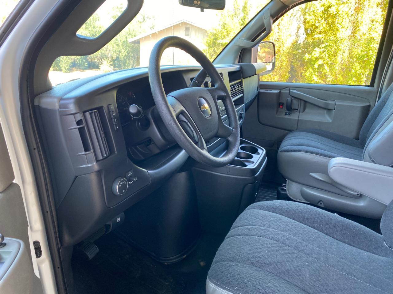 Chevrolet Express Cargo Van RWD 2500 135" 2025