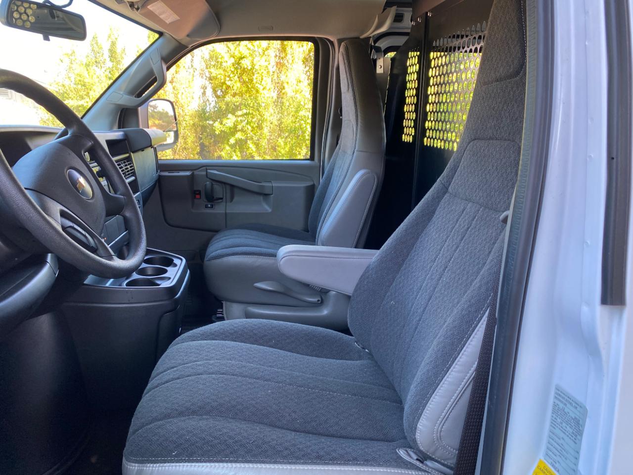 Chevrolet Express Cargo Van RWD 2500 135" 2025