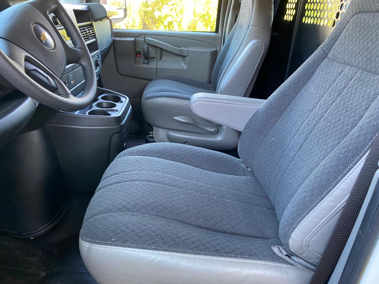 Chevrolet Express Cargo Van RWD 2500 135" 2025