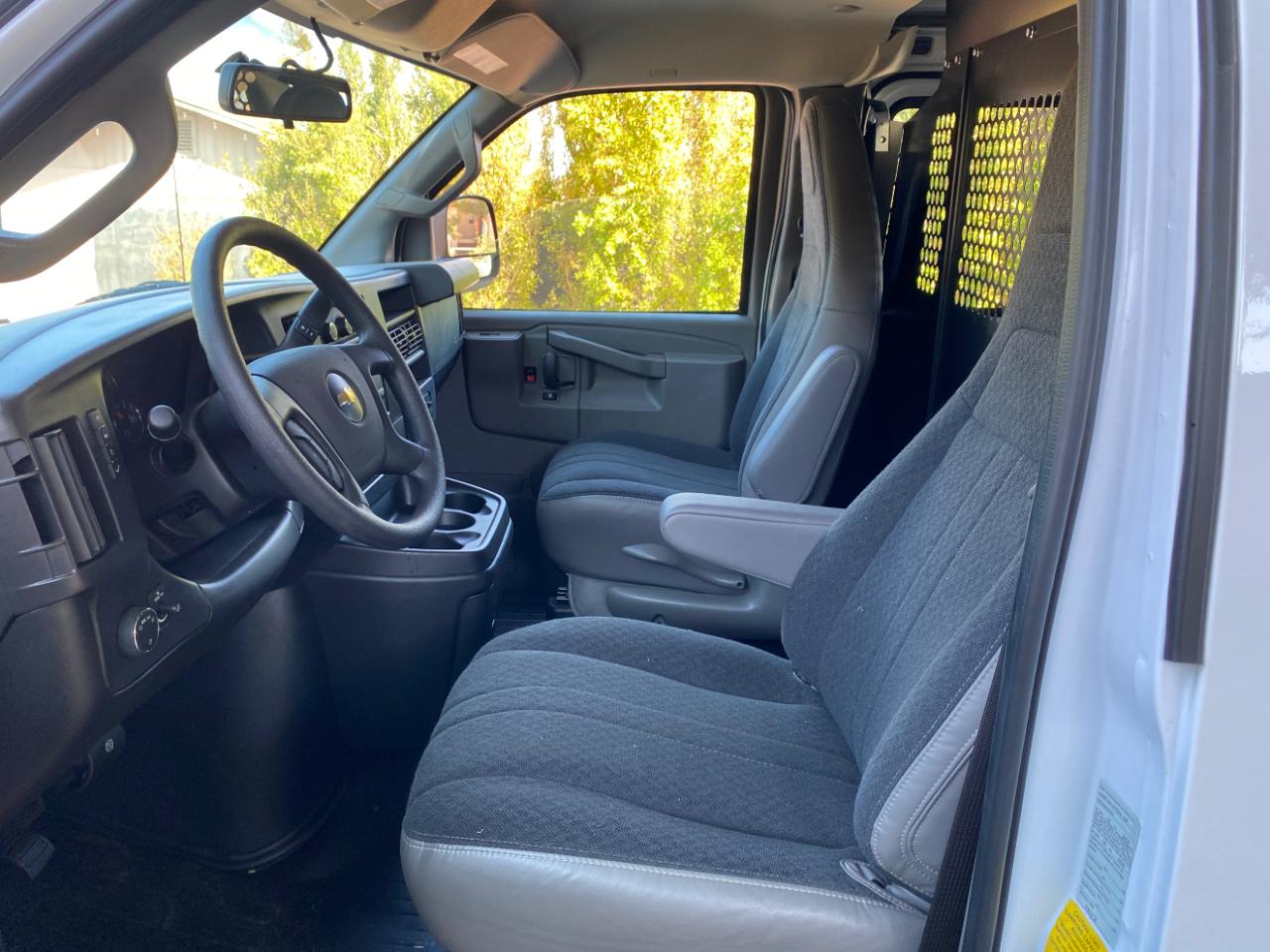 Chevrolet Express Cargo Van RWD 2500 135" 2025