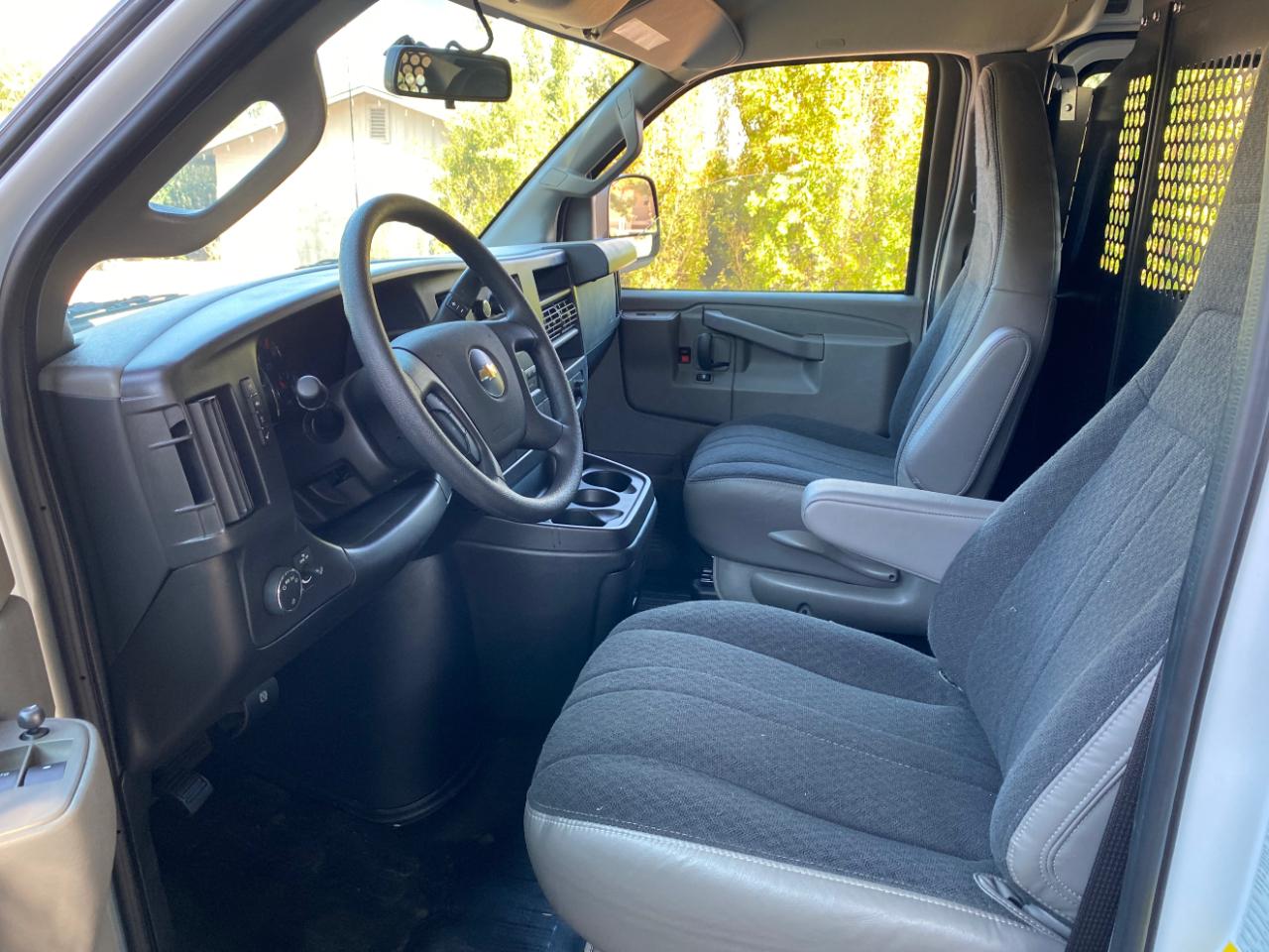 Chevrolet Express Cargo Van RWD 2500 135" 2025