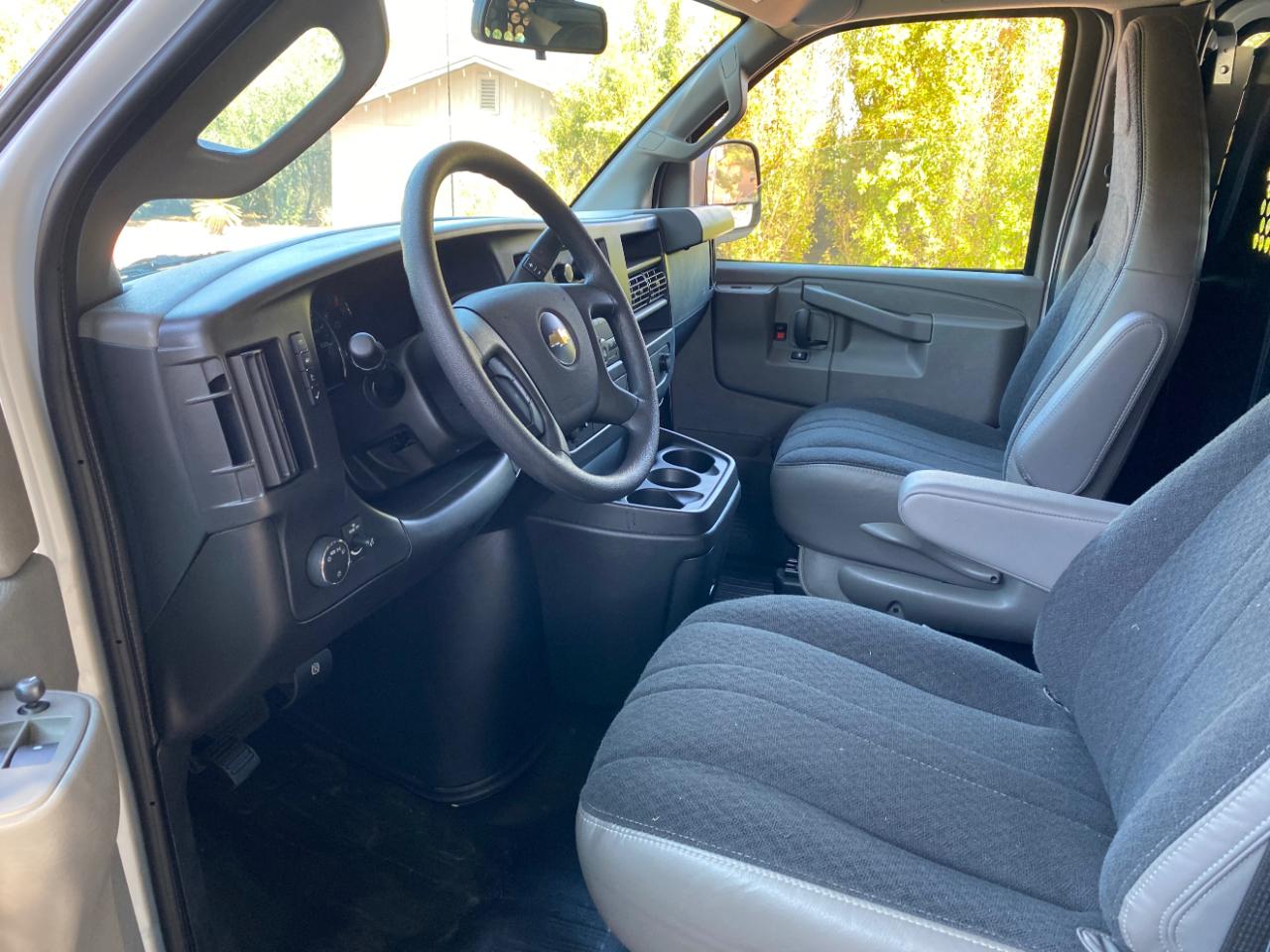Chevrolet Express Cargo Van RWD 2500 135" 2025