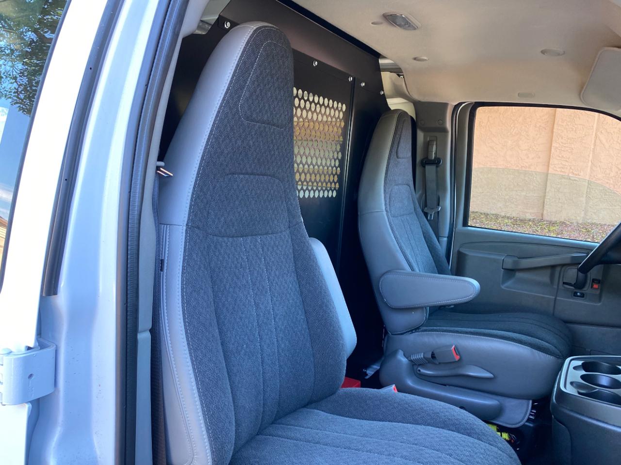 Chevrolet Express Cargo Van RWD 2500 135" 2025