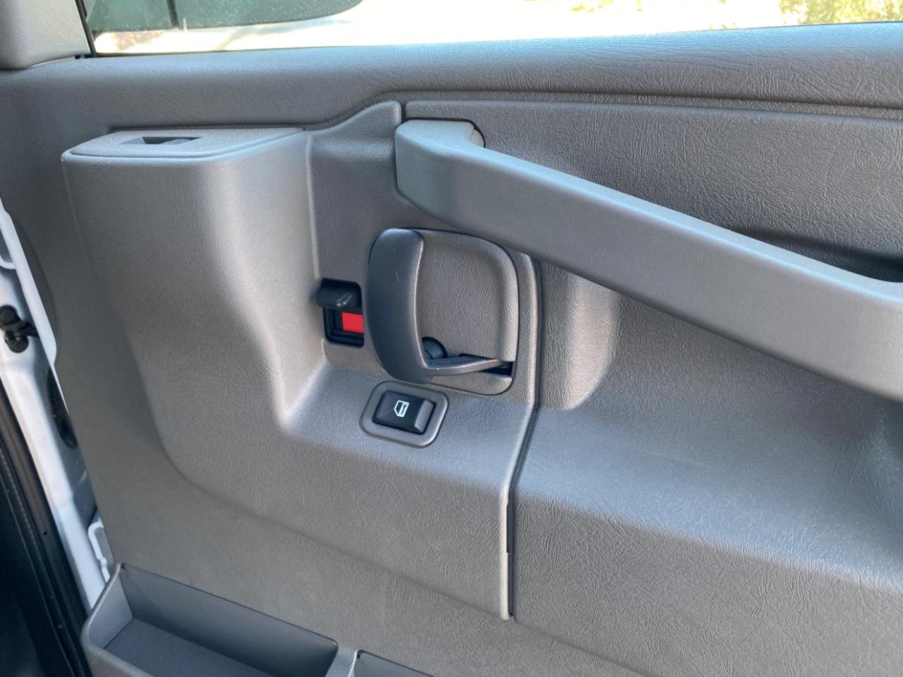 Chevrolet Express Cargo Van RWD 2500 135" 2025