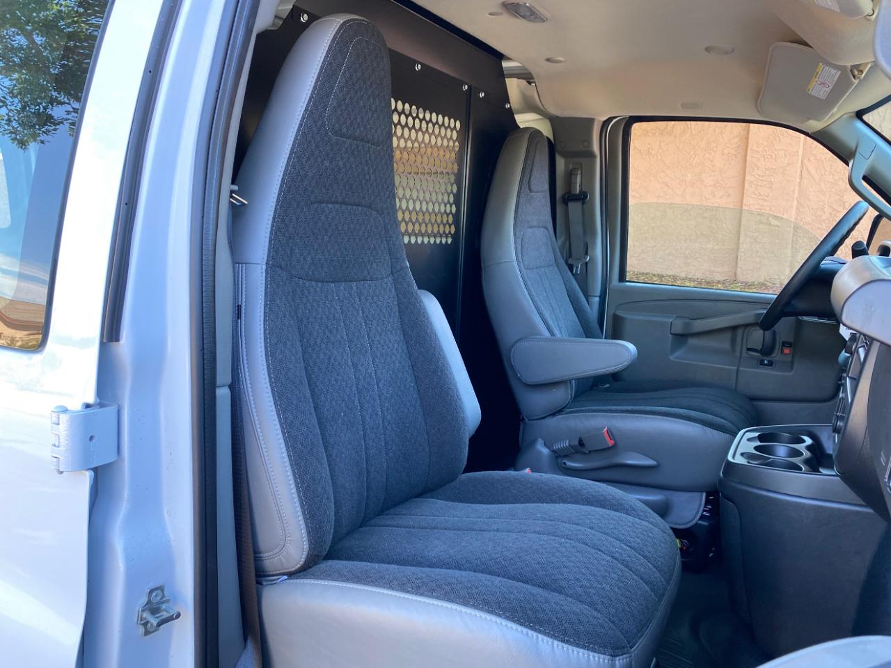 Chevrolet Express Cargo Van RWD 2500 135" 2025