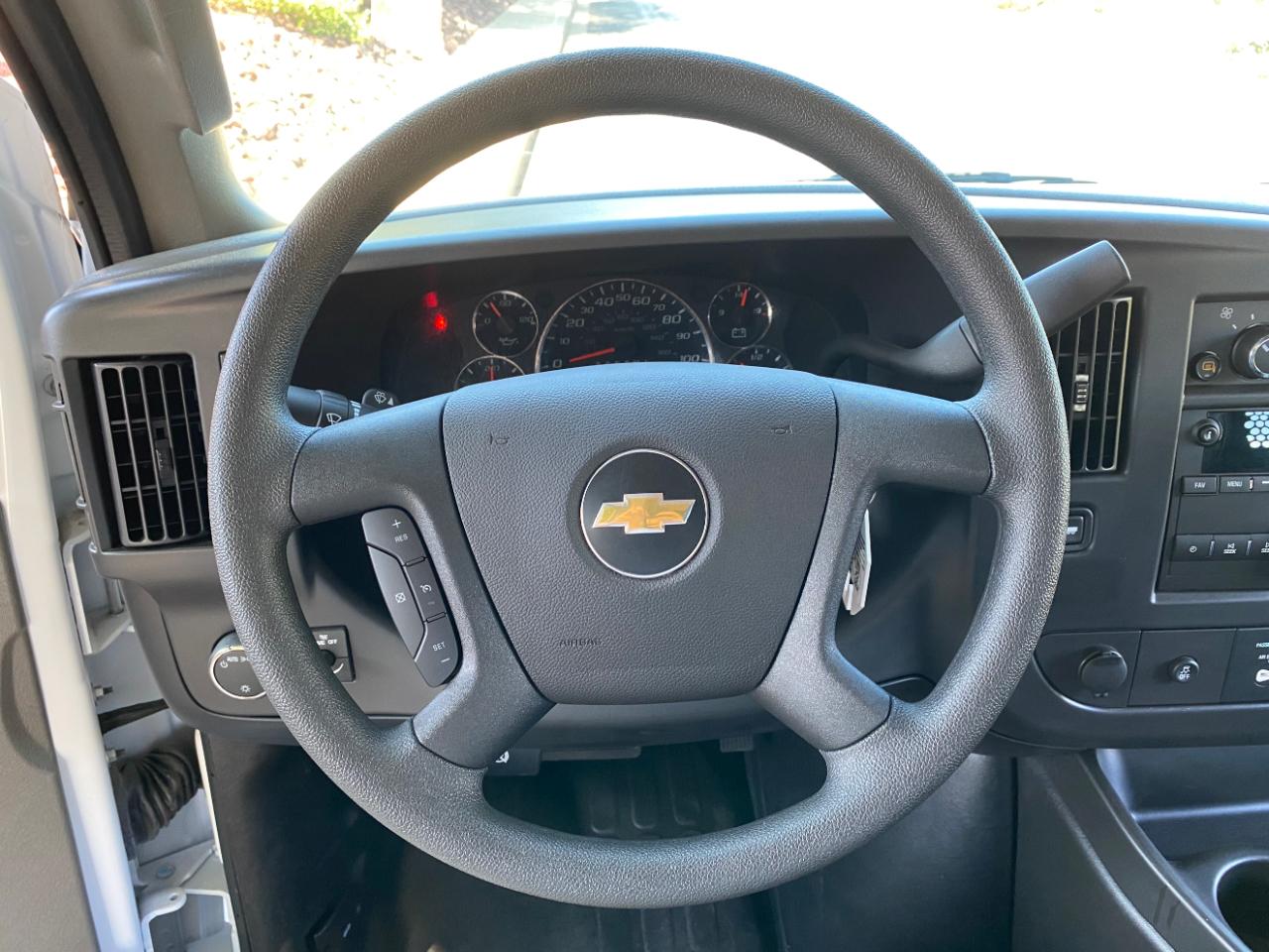 Chevrolet Express Cargo Van RWD 2500 135" 2025