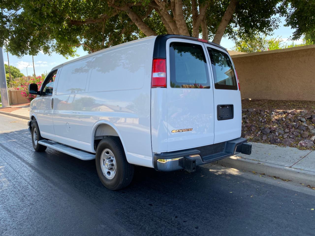 Chevrolet Express Cargo Van RWD 2500 135" 2025