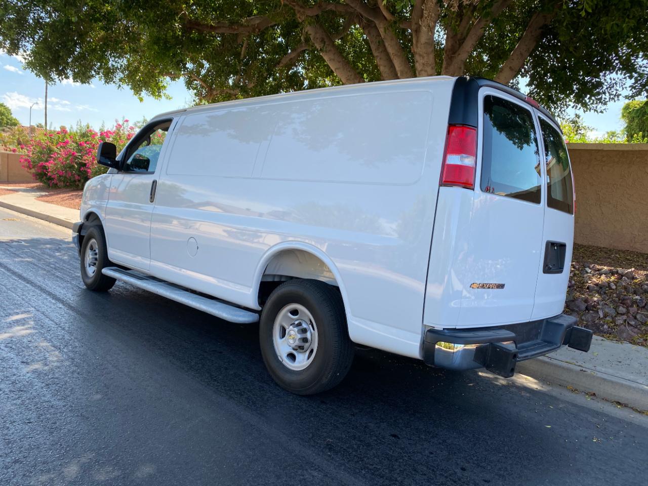 Chevrolet Express Cargo Van RWD 2500 135" 2025
