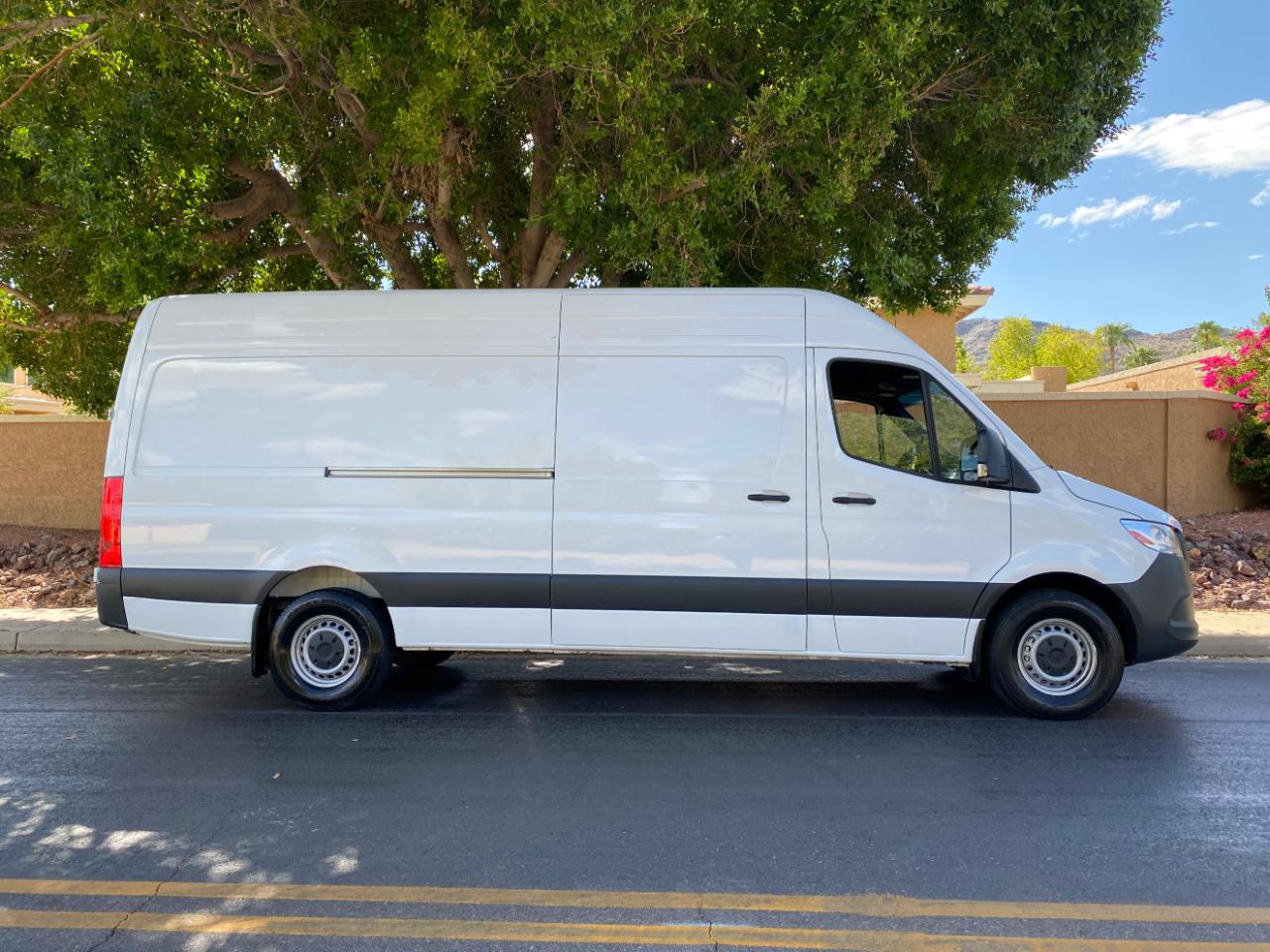 Mercedes-Benz Sprinter Cargo Van 2500 High Roof I4 Diesel 170" Extended RWD 2025