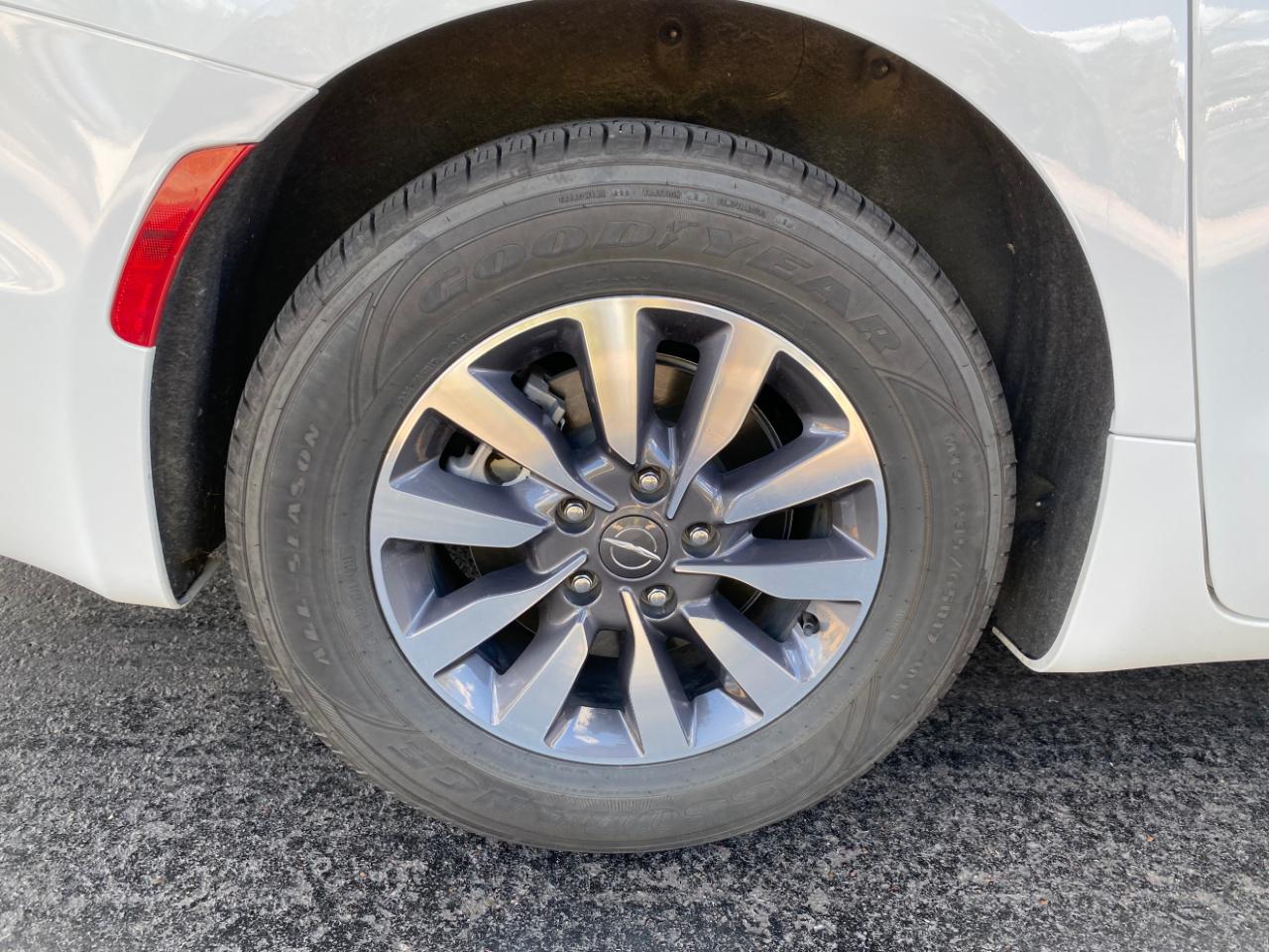 Chrysler Pacifica Hybrid Select 2024