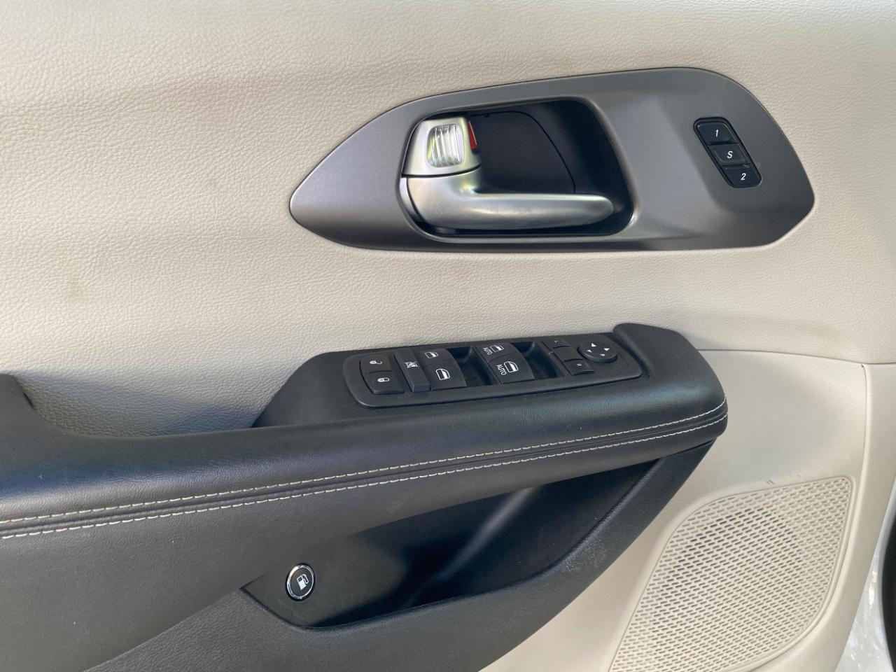 Chrysler Pacifica Hybrid Select 2024
