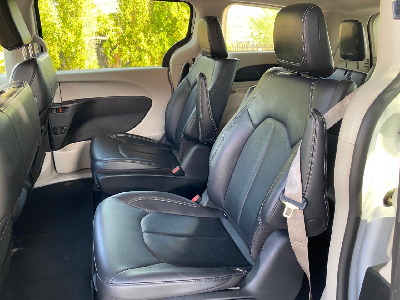 Chrysler Pacifica Hybrid Select 2024