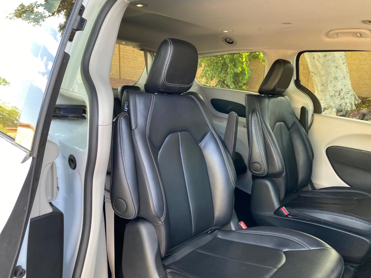 Chrysler Pacifica Hybrid Select 2024