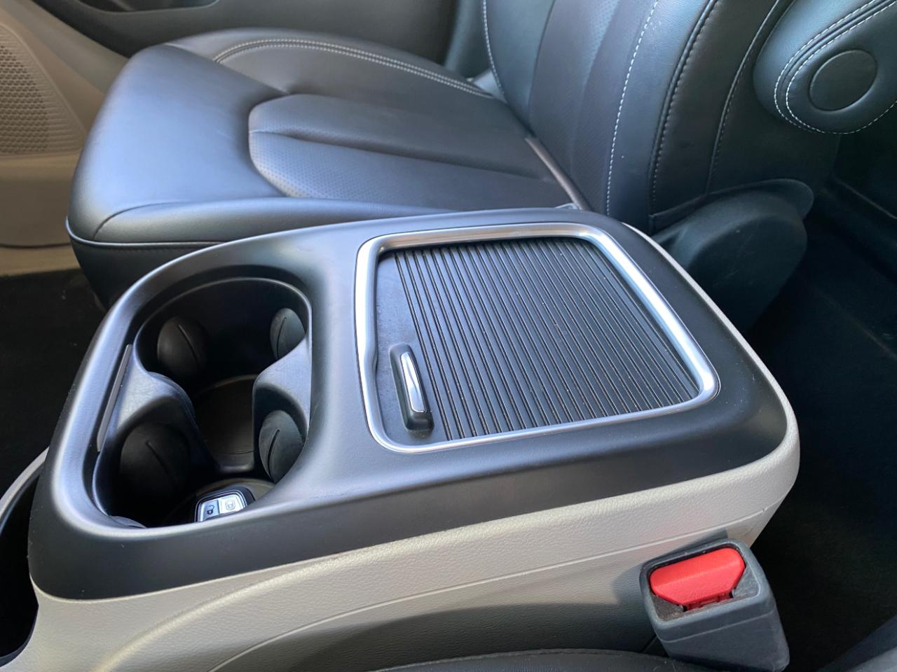 Chrysler Pacifica Hybrid Select 2024