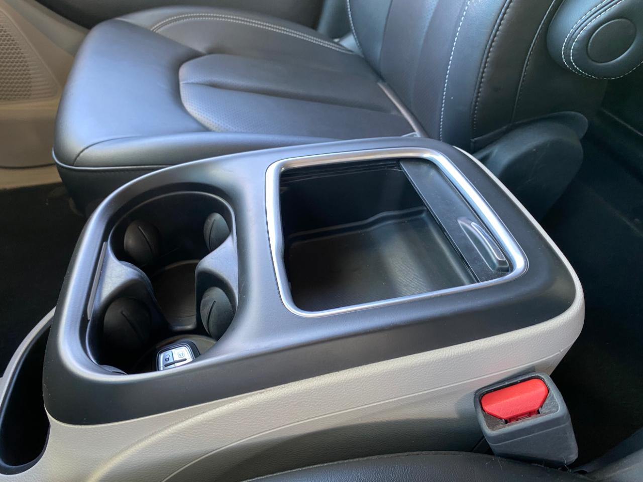 Chrysler Pacifica Hybrid Select 2024