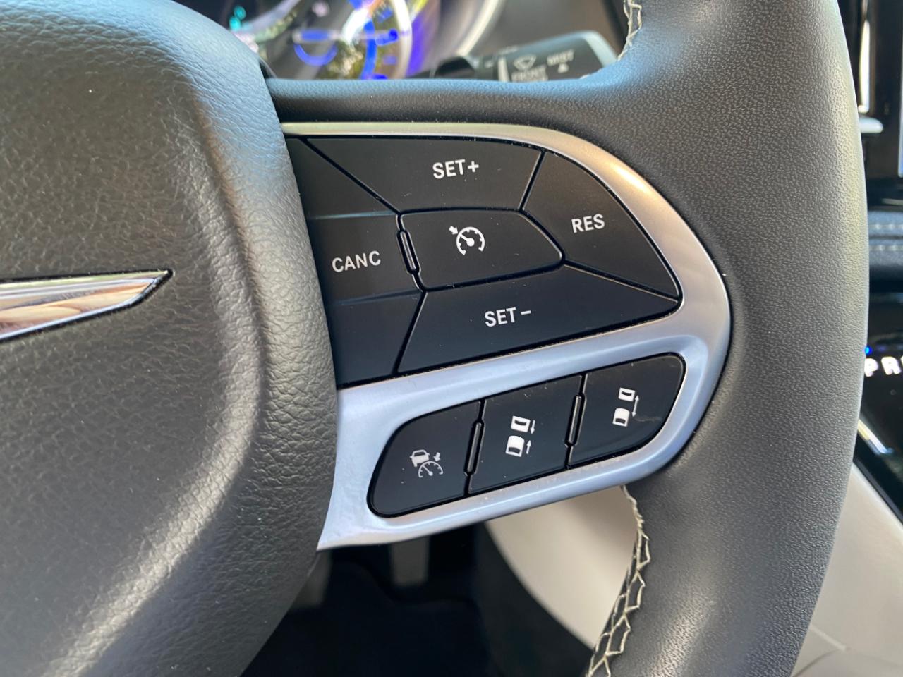 Chrysler Pacifica Hybrid Select 2024