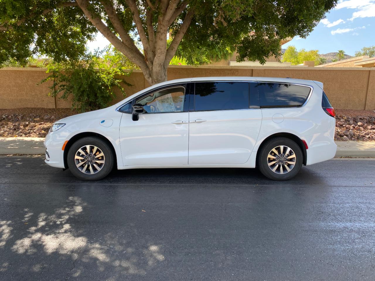 Chrysler Pacifica Hybrid Select 2024