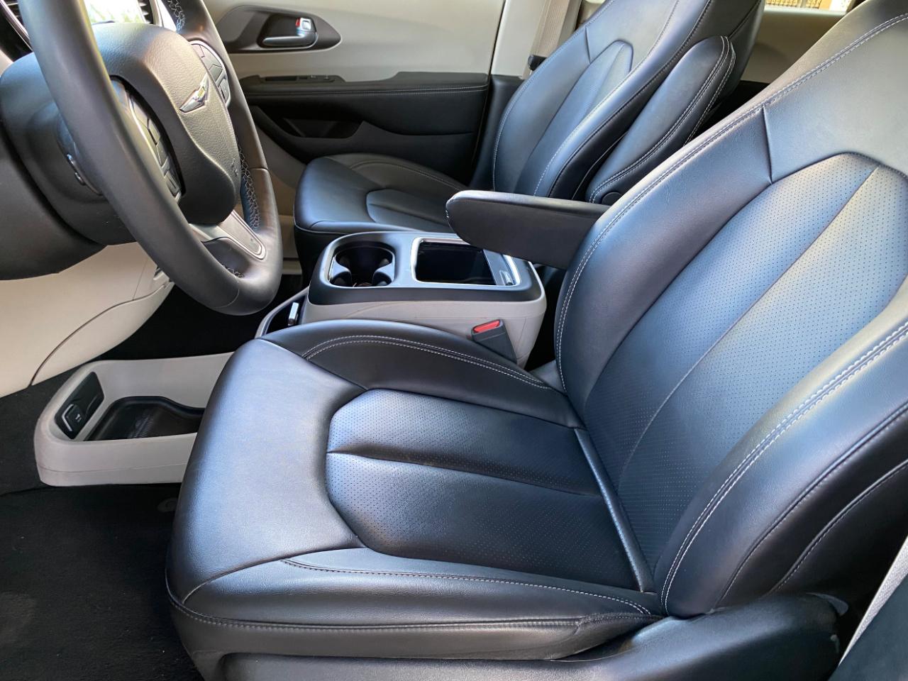 Chrysler Pacifica Hybrid Select 2024