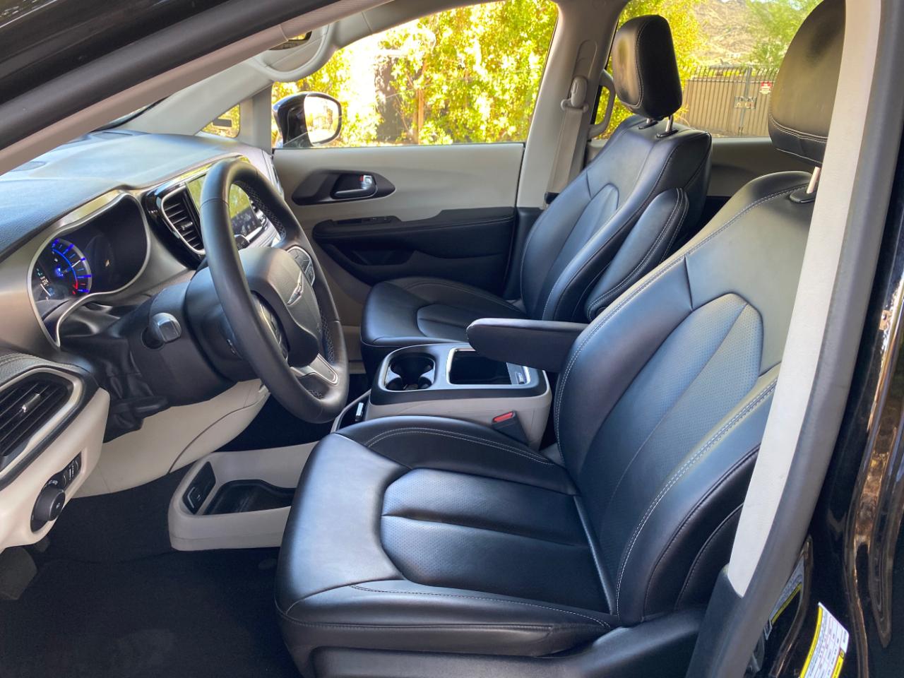 Chrysler Pacifica Hybrid Select 2024