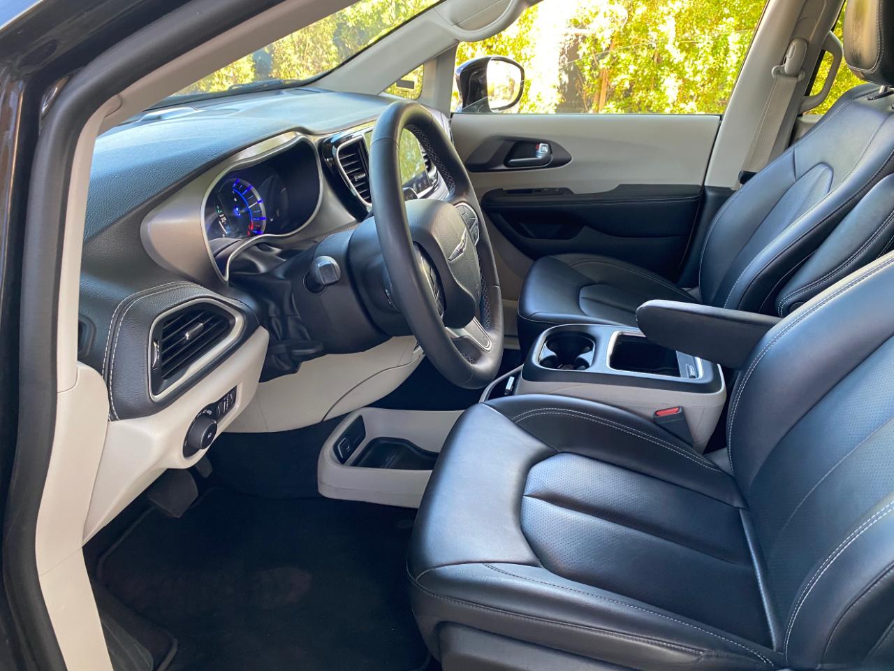Chrysler Pacifica Hybrid Select 2024