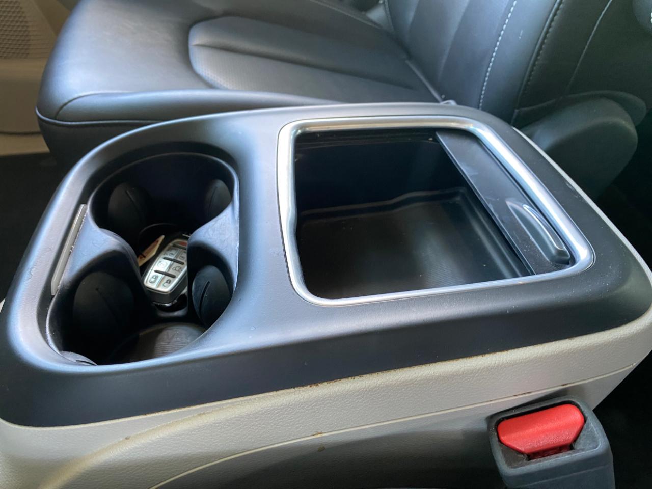 Chrysler Pacifica Hybrid Select 2024