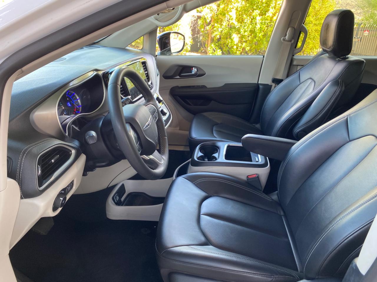 Chrysler Pacifica Hybrid Select 2024
