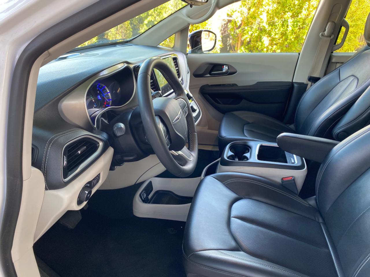 Chrysler Pacifica Hybrid Select 2024