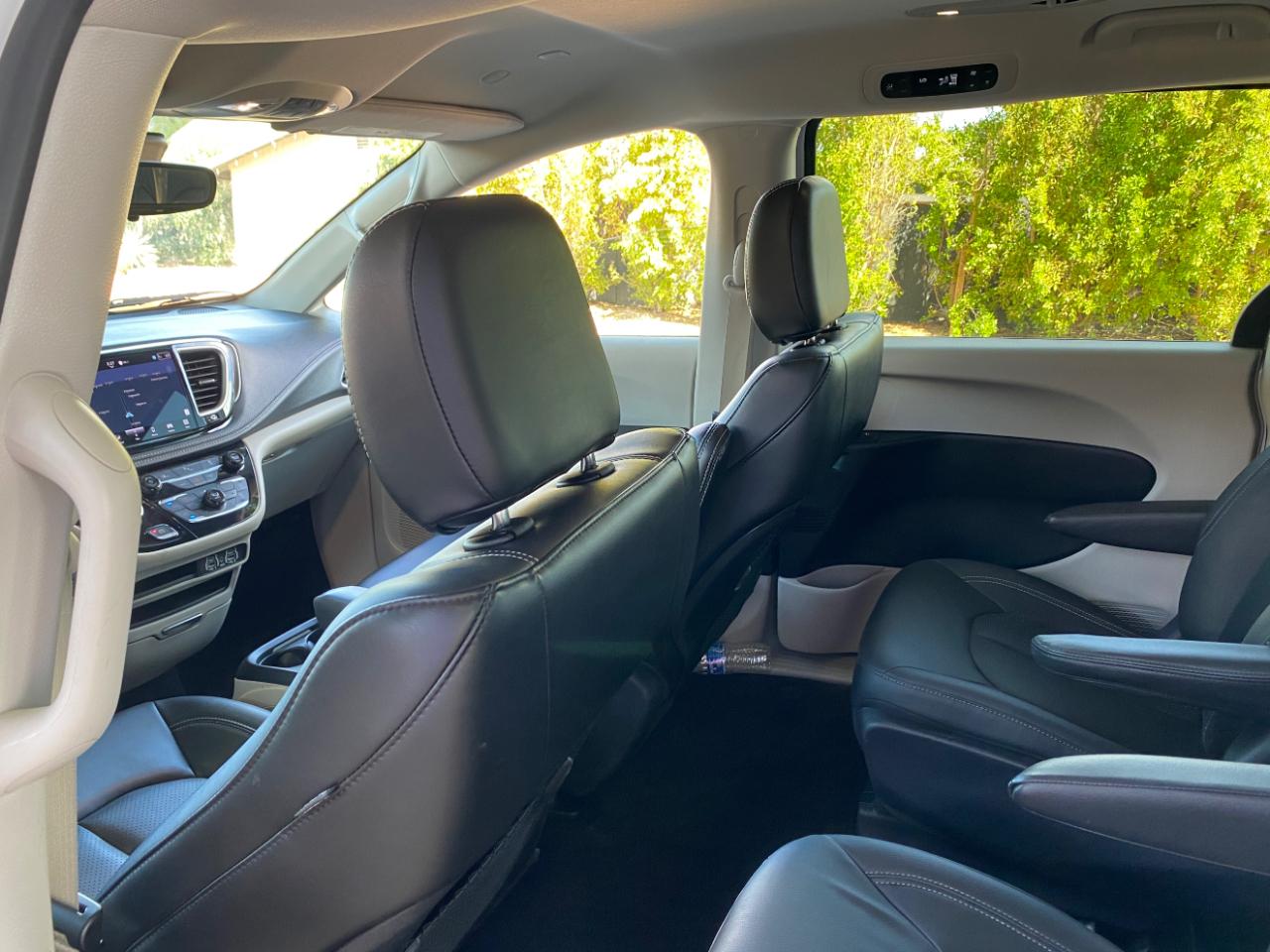 Chrysler Pacifica Hybrid Select 2024