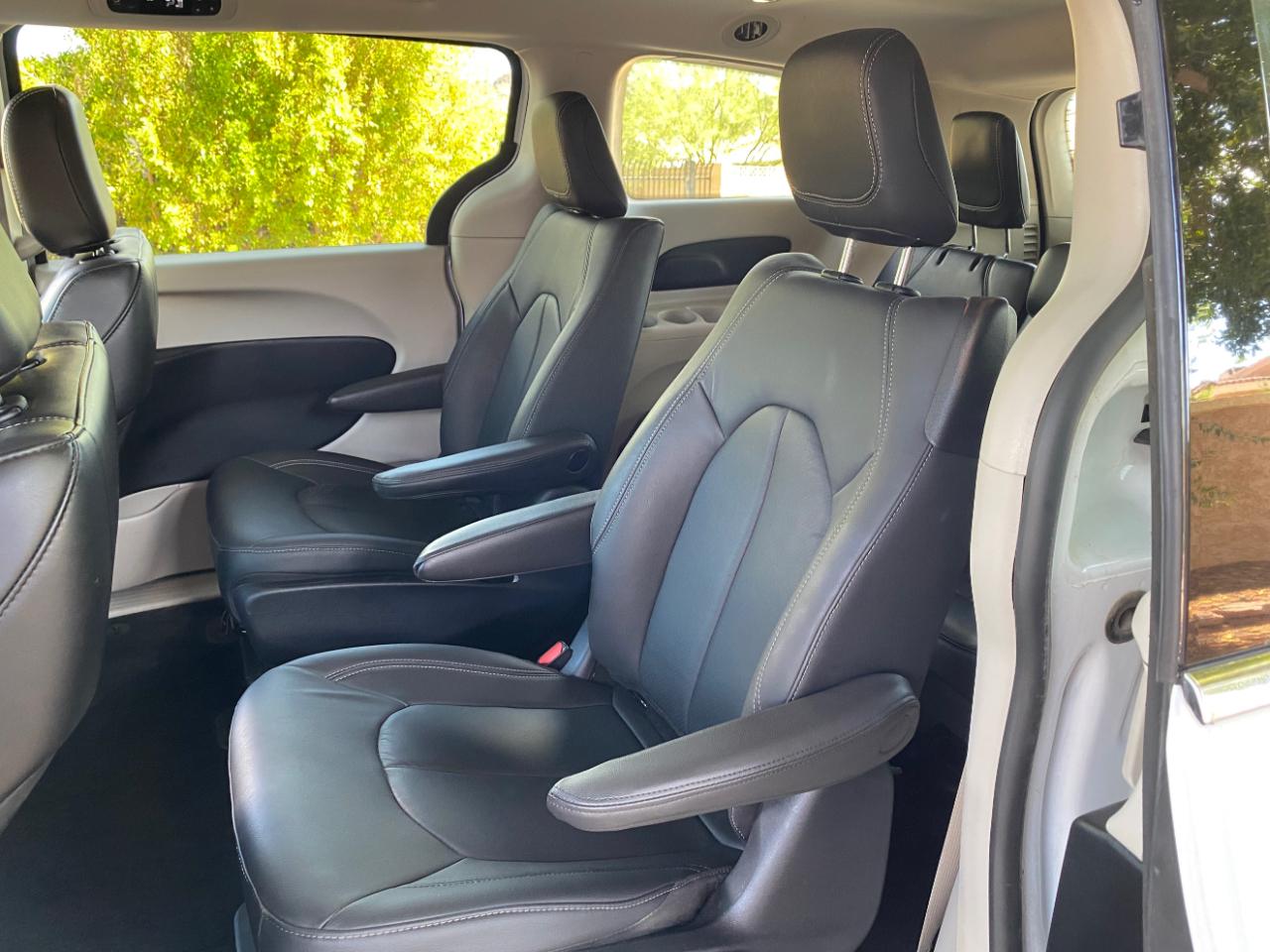 Chrysler Pacifica Hybrid Select 2024
