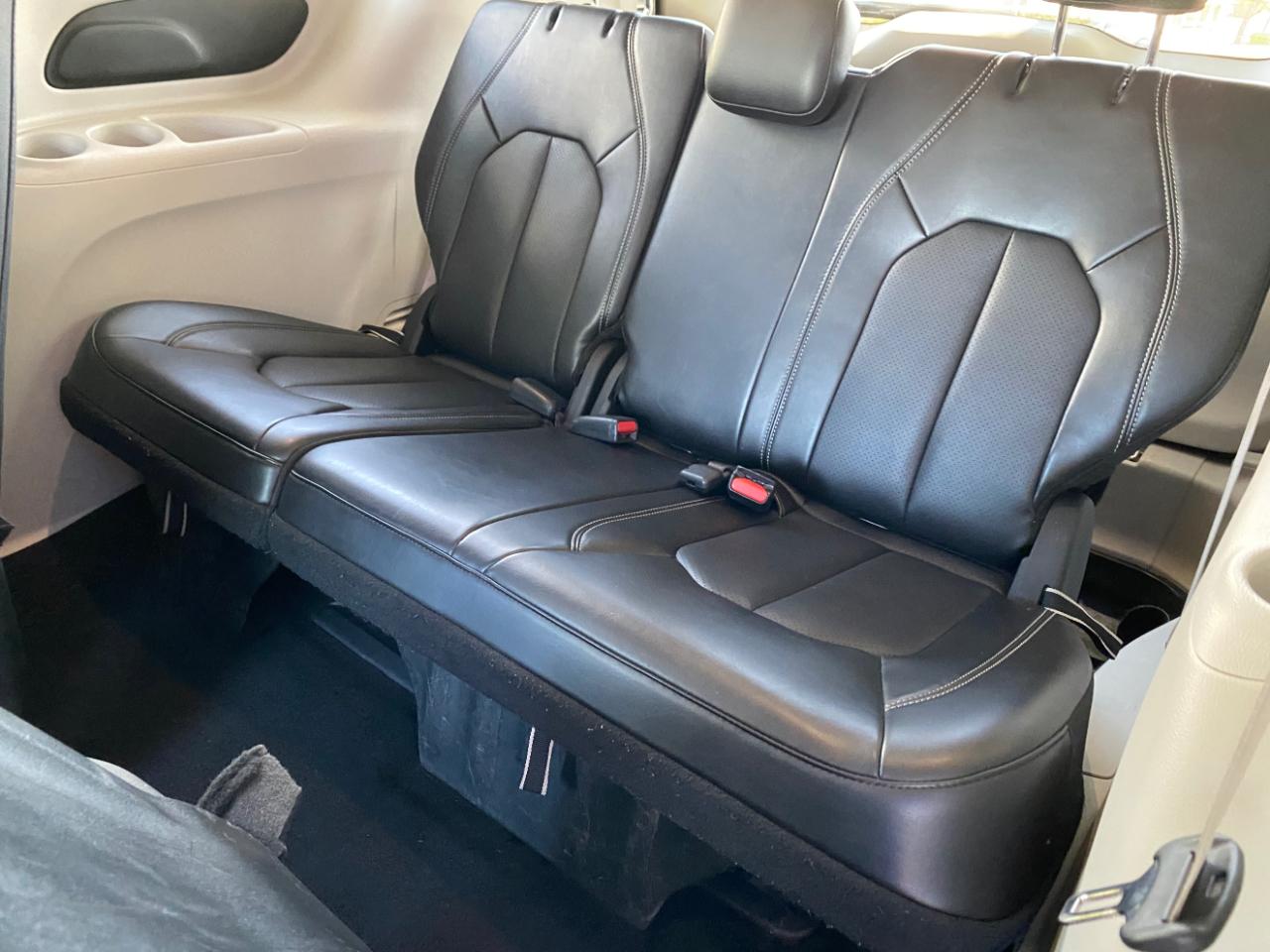 Chrysler Pacifica Hybrid Select 2024