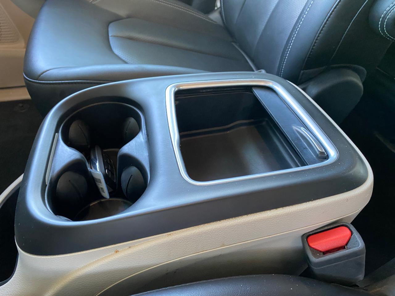Chrysler Pacifica Hybrid Select 2024
